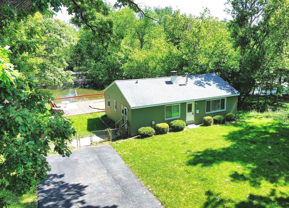 170 Hilldale Lane, Port Barrington, IL 60010