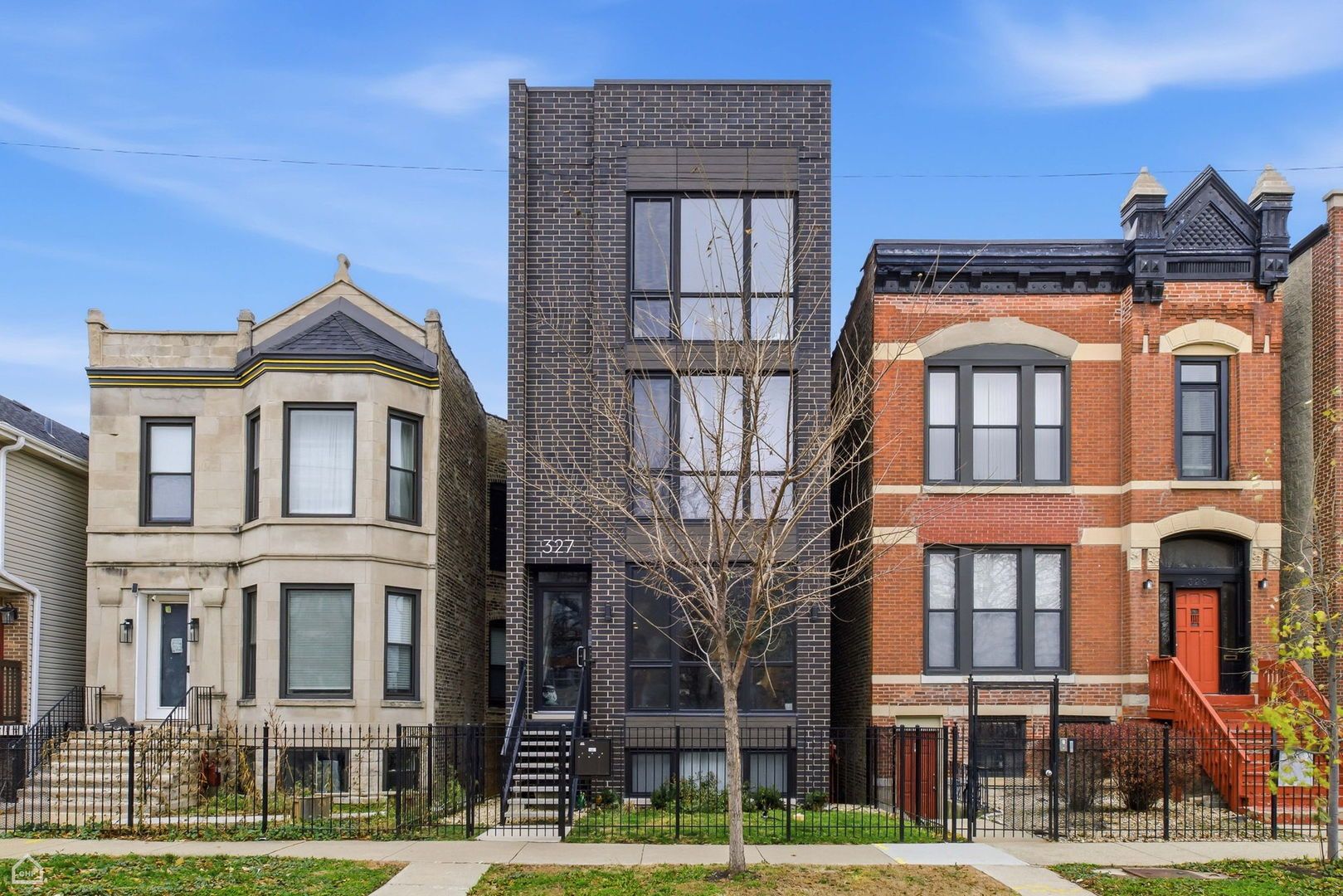 327 S Leavitt Street #1 — Chicago, IL 60612