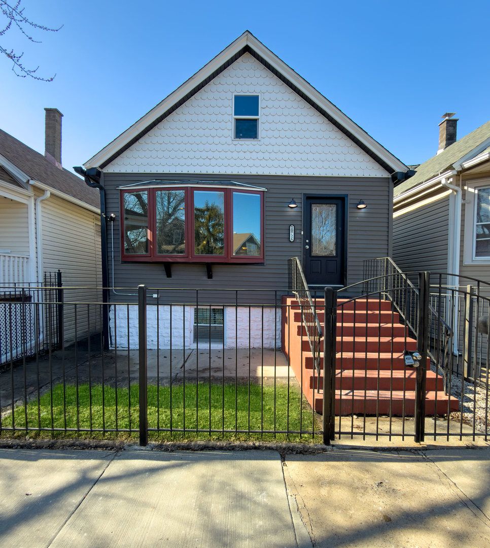 10726 S Mackinaw Avenue — Chicago, IL 60617