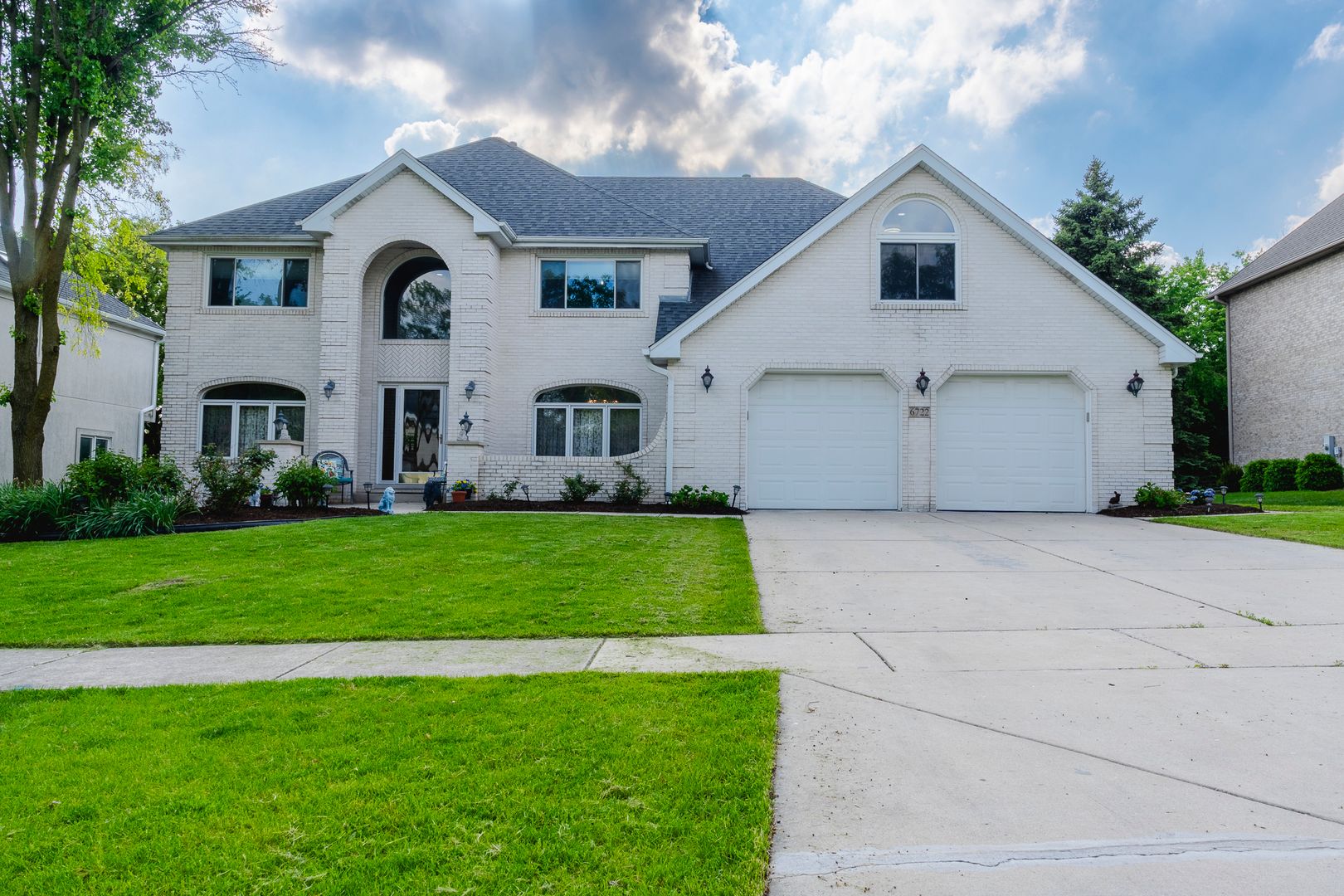 6722 Sweetbriar Lane — Darien, IL 60561
