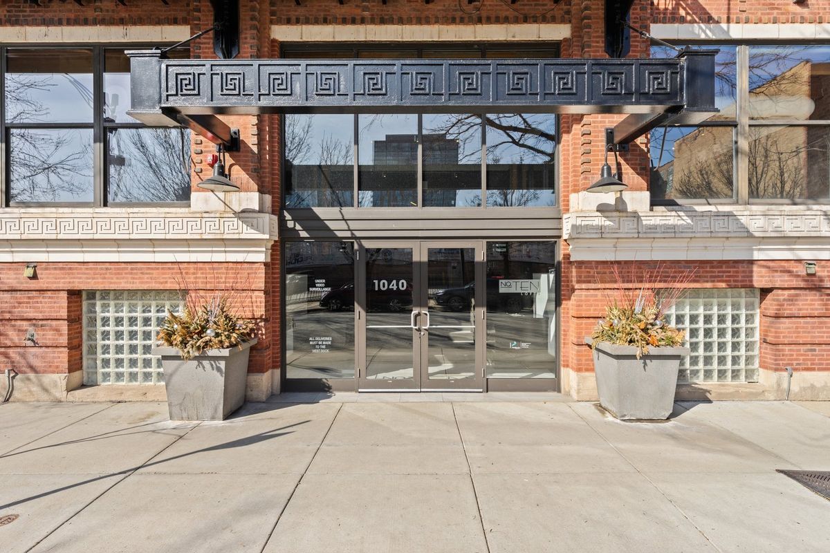 1040 Adams Street, Chicago, IL 60607