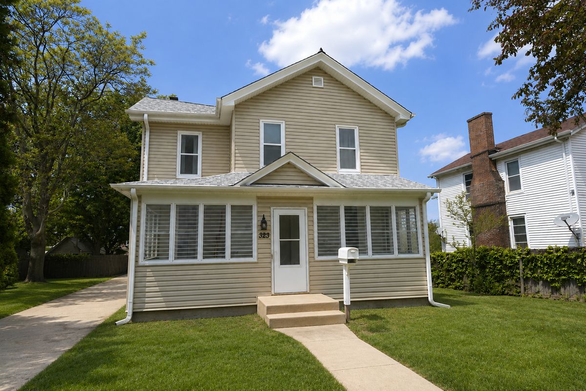323 Broadway Avenue, Aurora, IL 60505