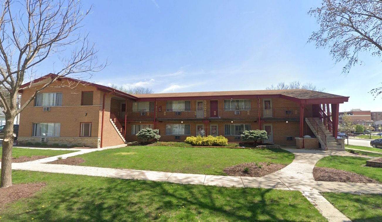 5 N Grant Street — Westmont, IL 60559