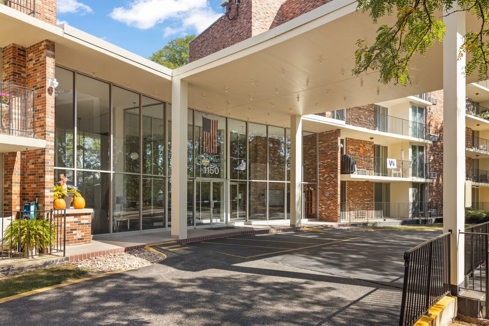 1150 E Jackson Street #1A — Lombard, IL 60148