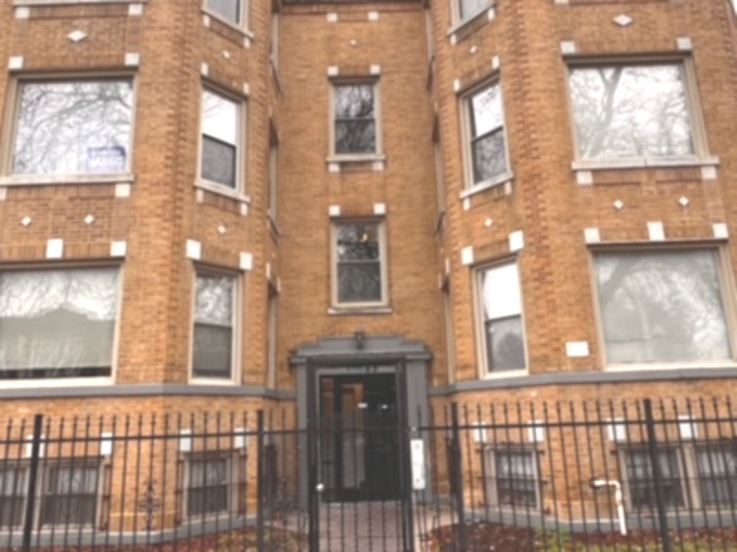 6945 S Dorchester Avenue #2S — Chicago, IL 60637