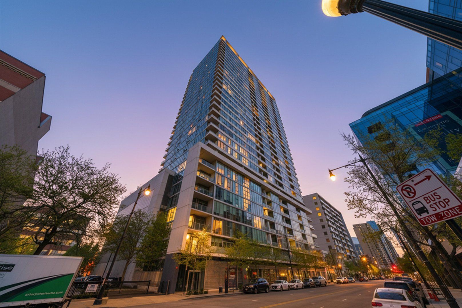 1720 S Michigan Avenue #405 — Chicago, IL 60616