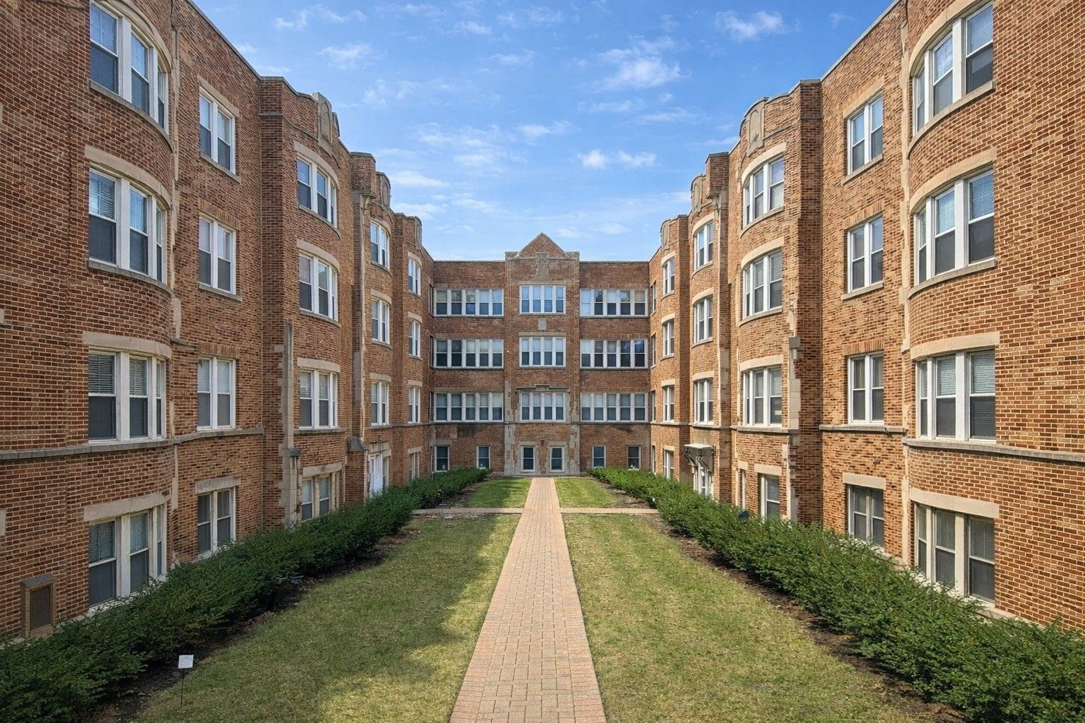 46 N Menard Avenue #BG — Chicago, IL 60644