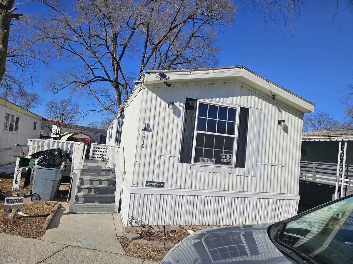 3316 Pace Street, Park City, IL 60085