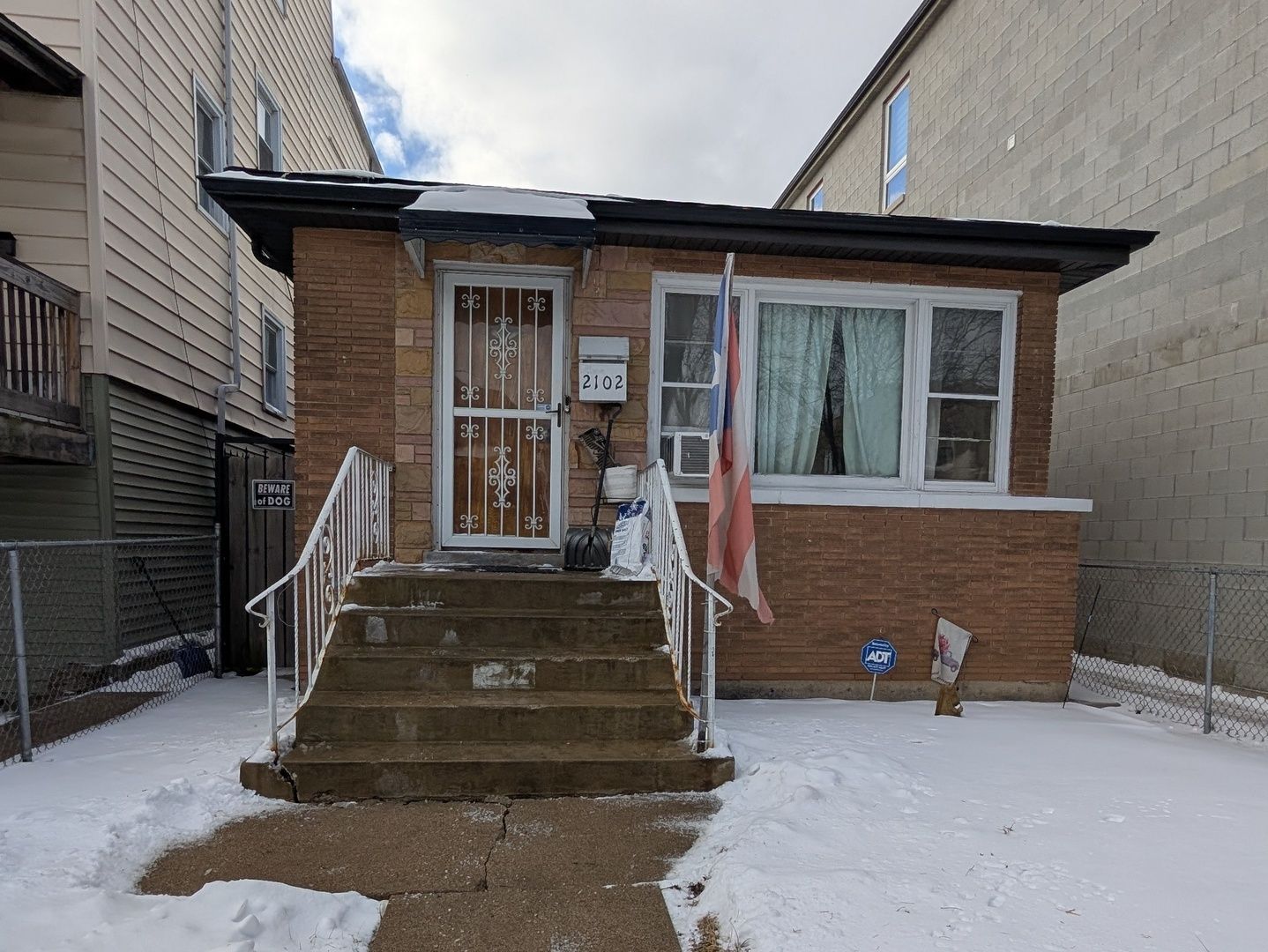 2102 N Laramie Avenue — Chicago, IL 60639