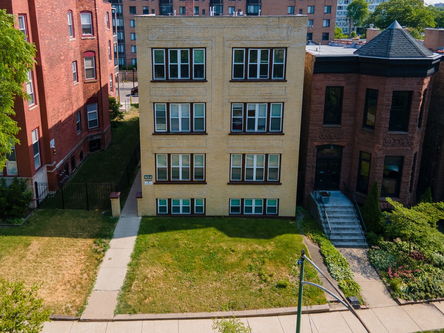619 E Groveland Park — Chicago, IL 60653
