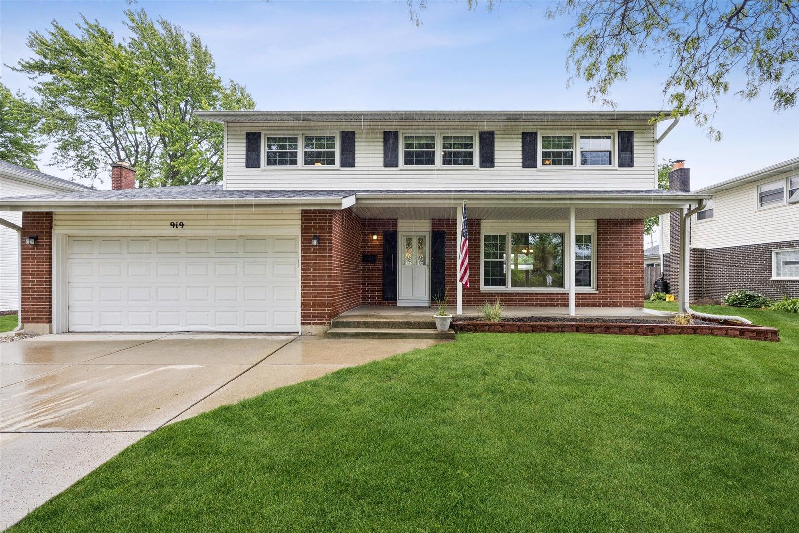 919 E Ironwood Drive — Mount Prospect, IL 60056