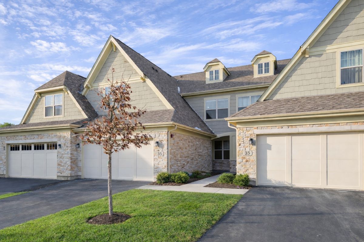 35 Woodland Trail, Lincolnshire, IL 60069