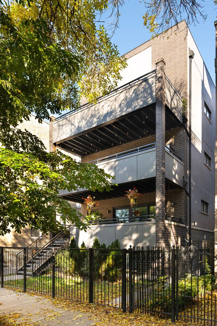 2916 W Shakespeare Avenue #3 — Chicago, IL 60647