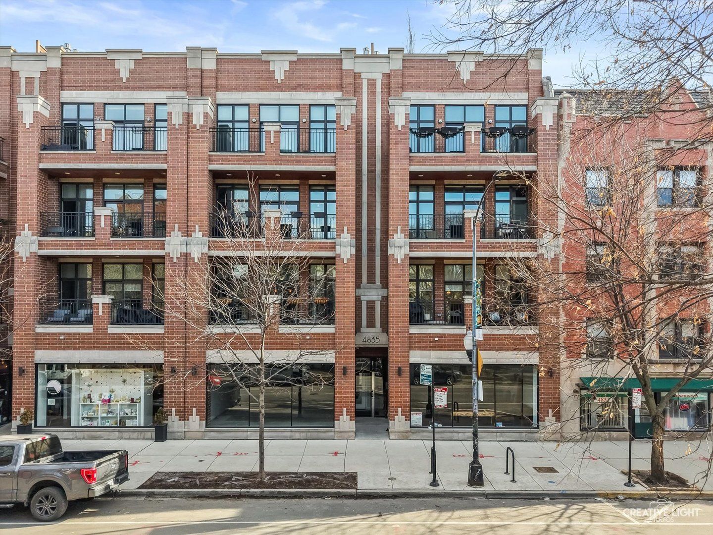 4835 N Damen Avenue #2S — Chicago, IL 60625