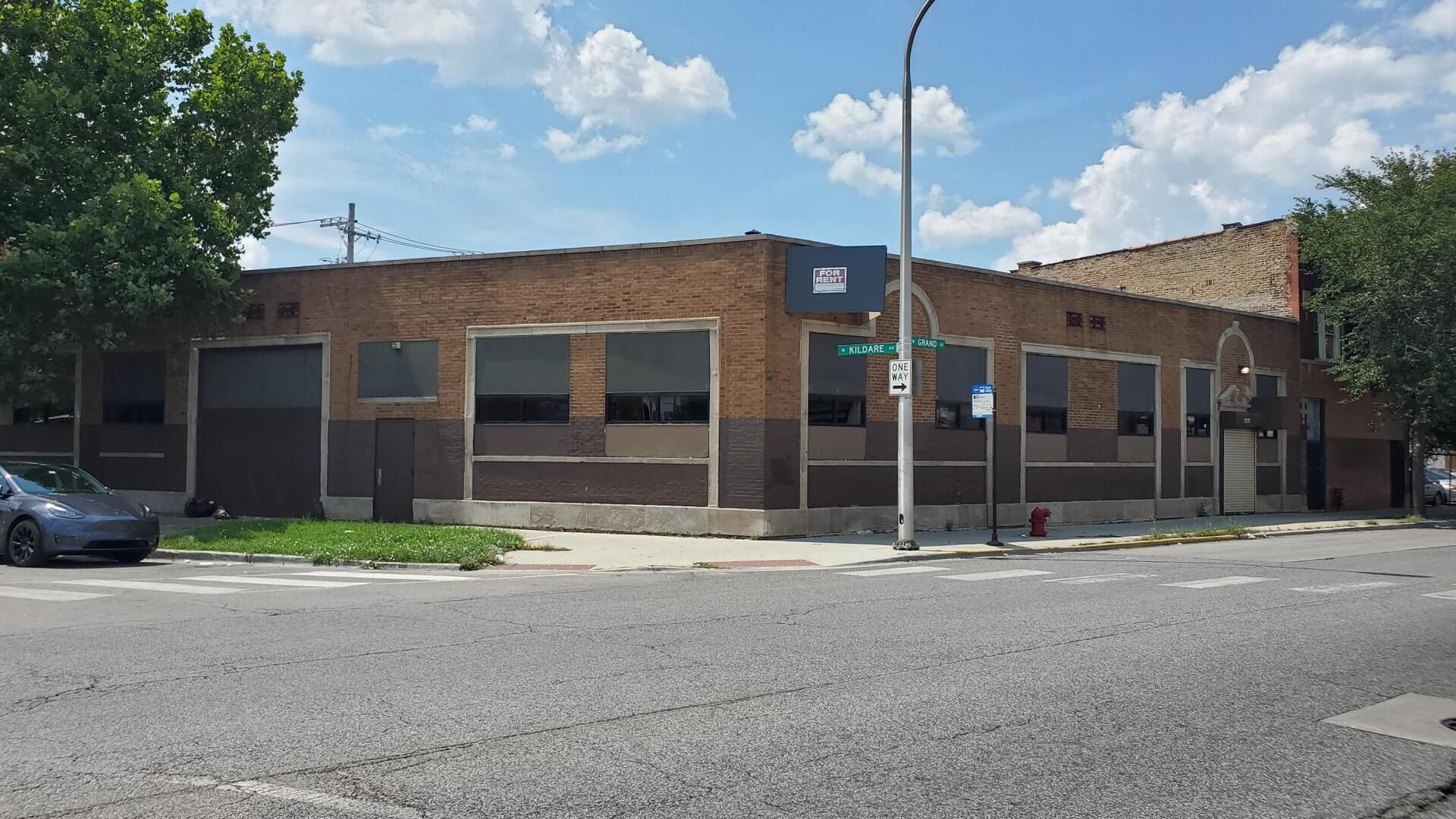 4301 W Grand Avenue — Chicago, IL 60651