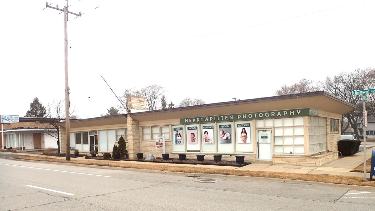 1818 Northwest Highway, Arlington Heights, IL 60004