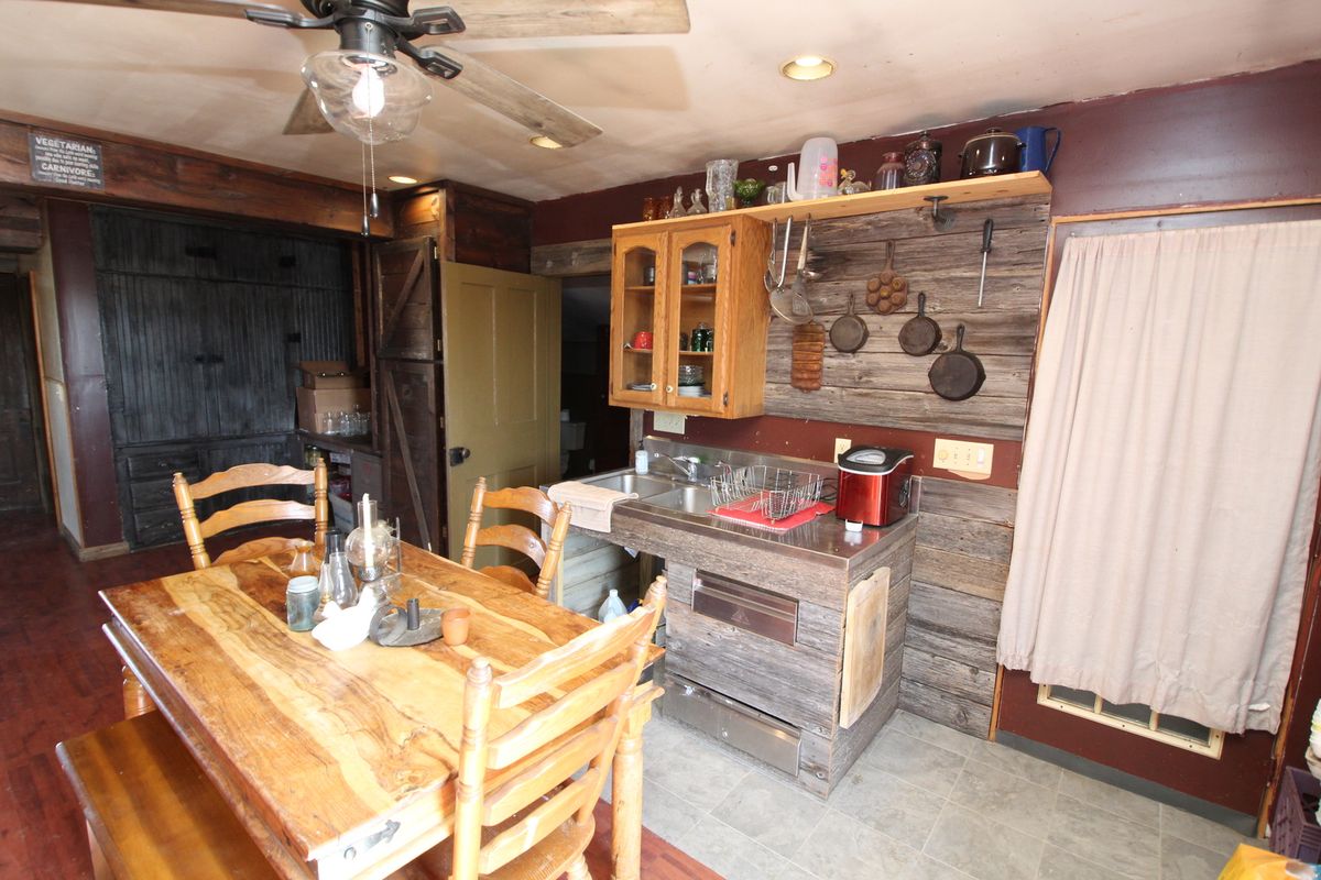 15210 MURPHY Road, Winnebago, IL 61088