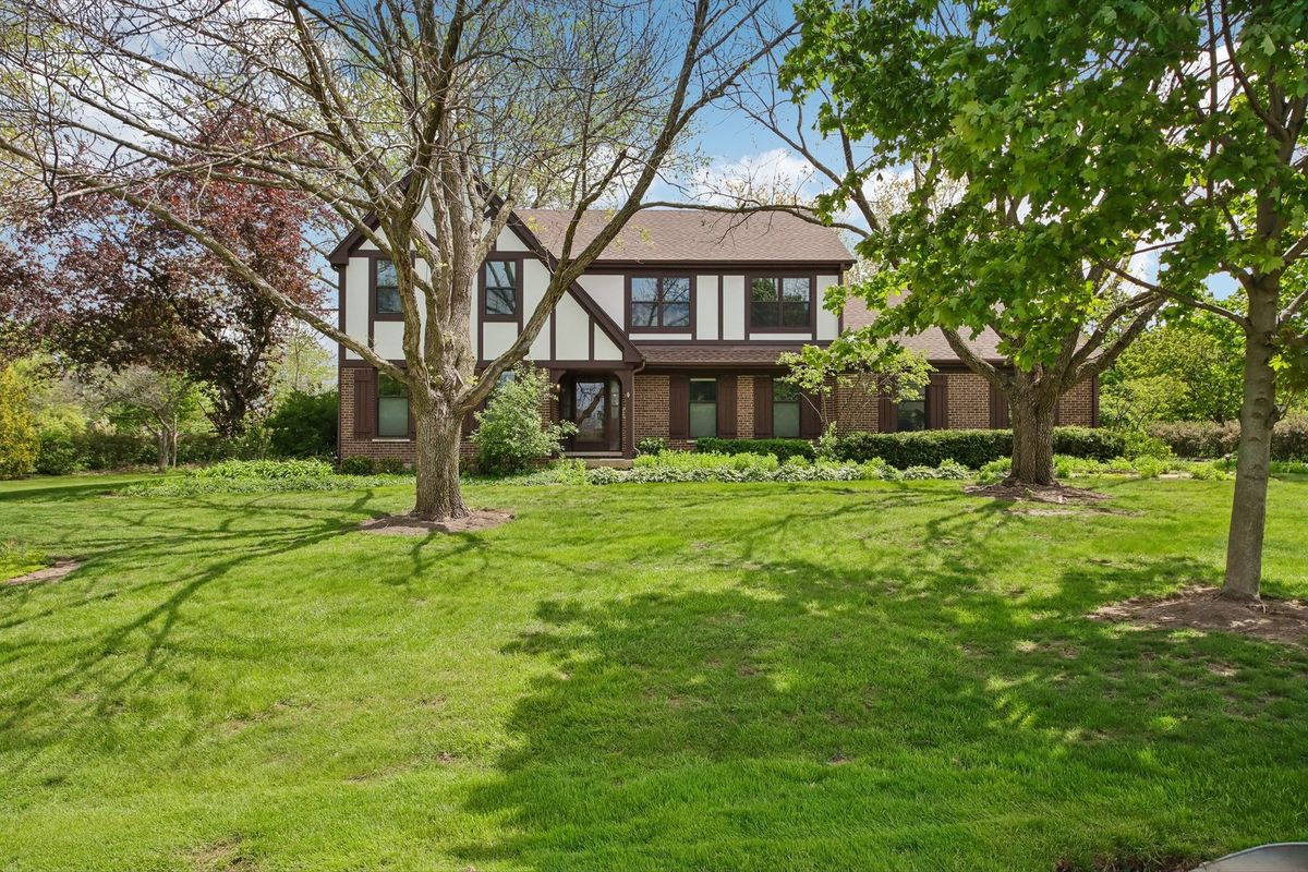 1152 Terre Drive, Libertyville, IL 60048