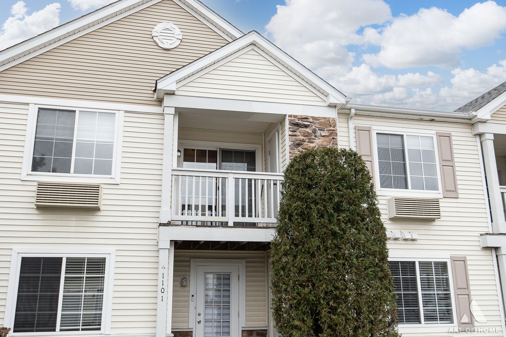 1117 Silverstone Drive #1117 — Carpentersville, IL 60110