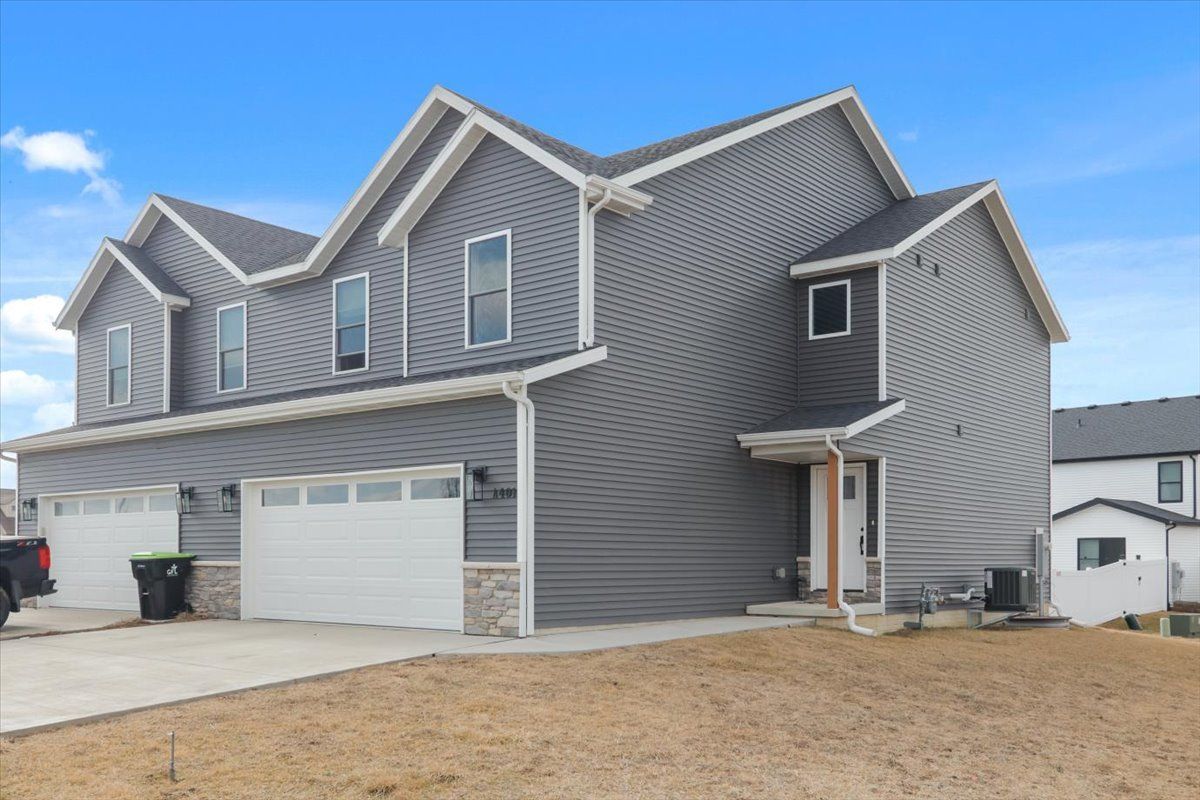 401 A Jenny Lane — Heyworth, IL 61745
