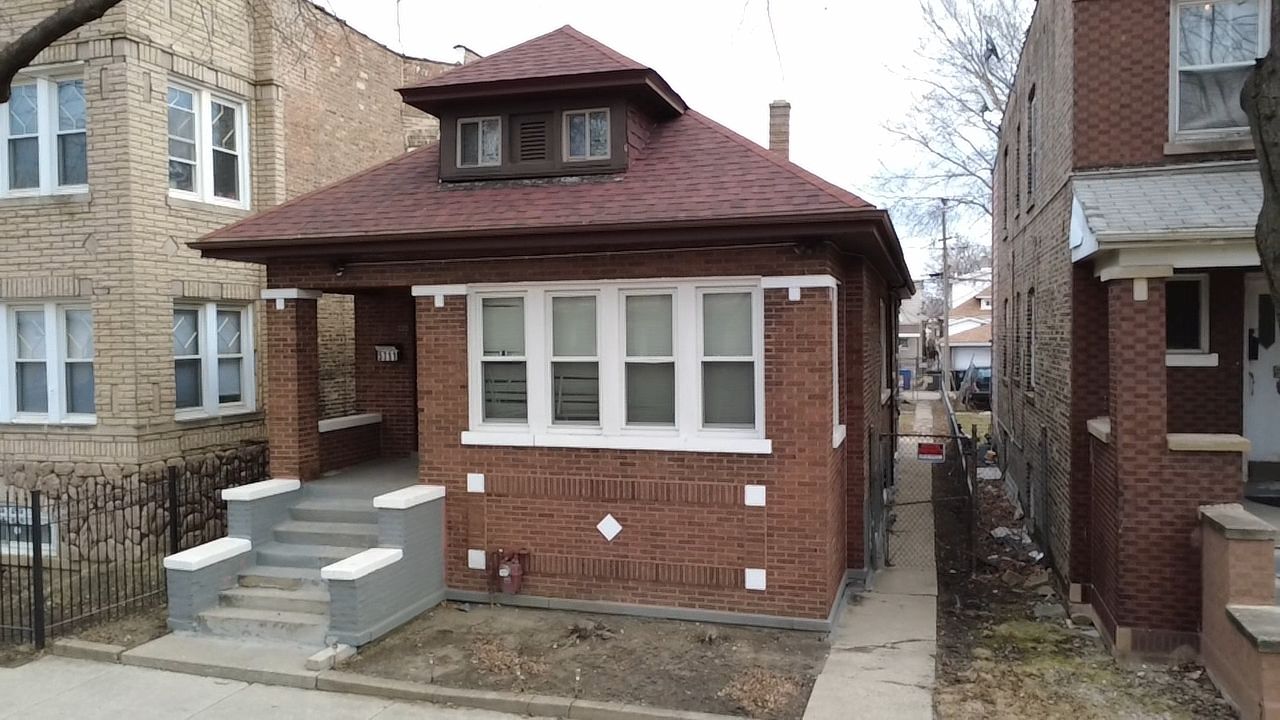 5711 Maplewood Avenue — Chicago, IL 60629