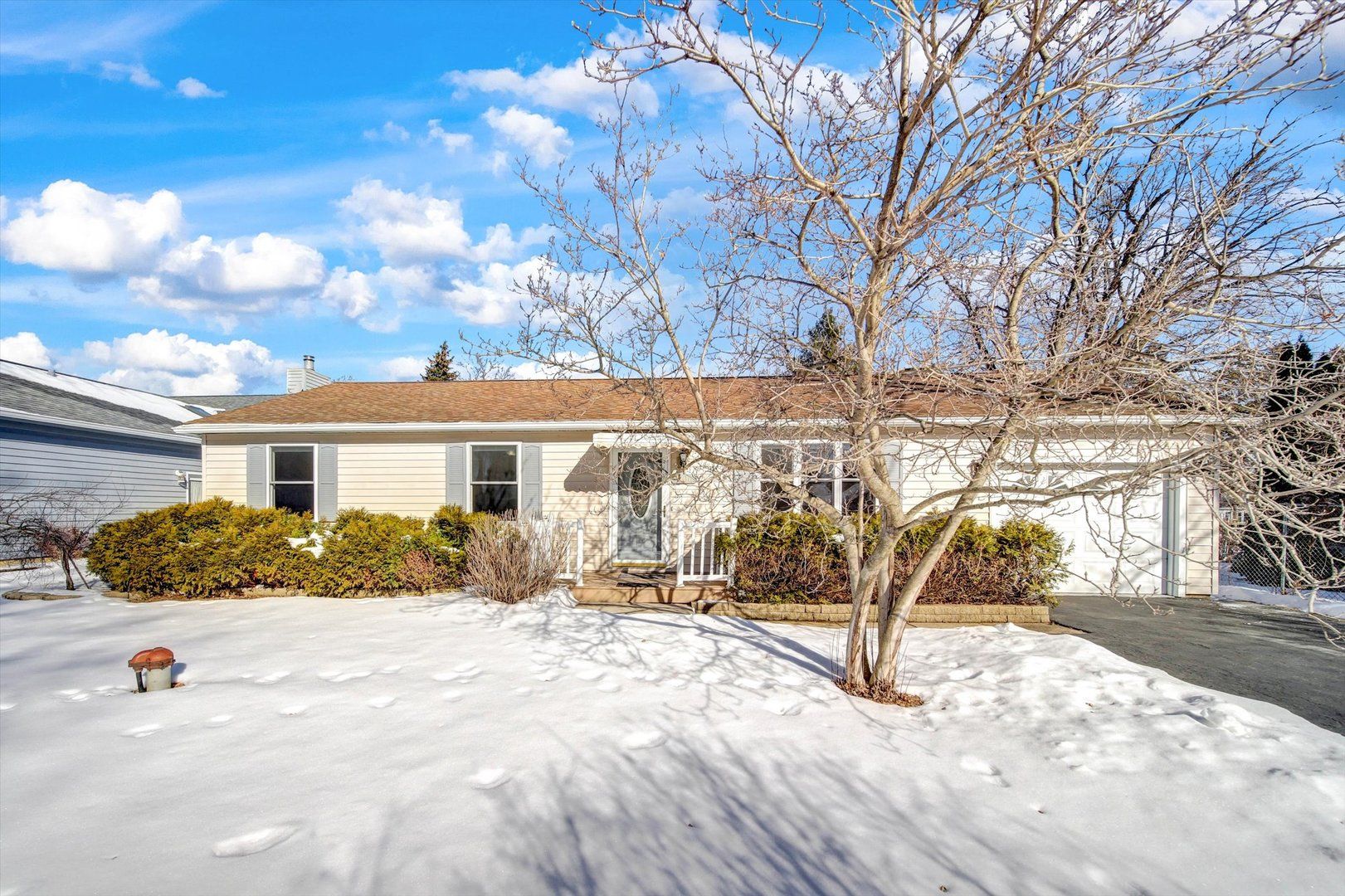 1906 Fairfield Road — Lindenhurst, IL 60046