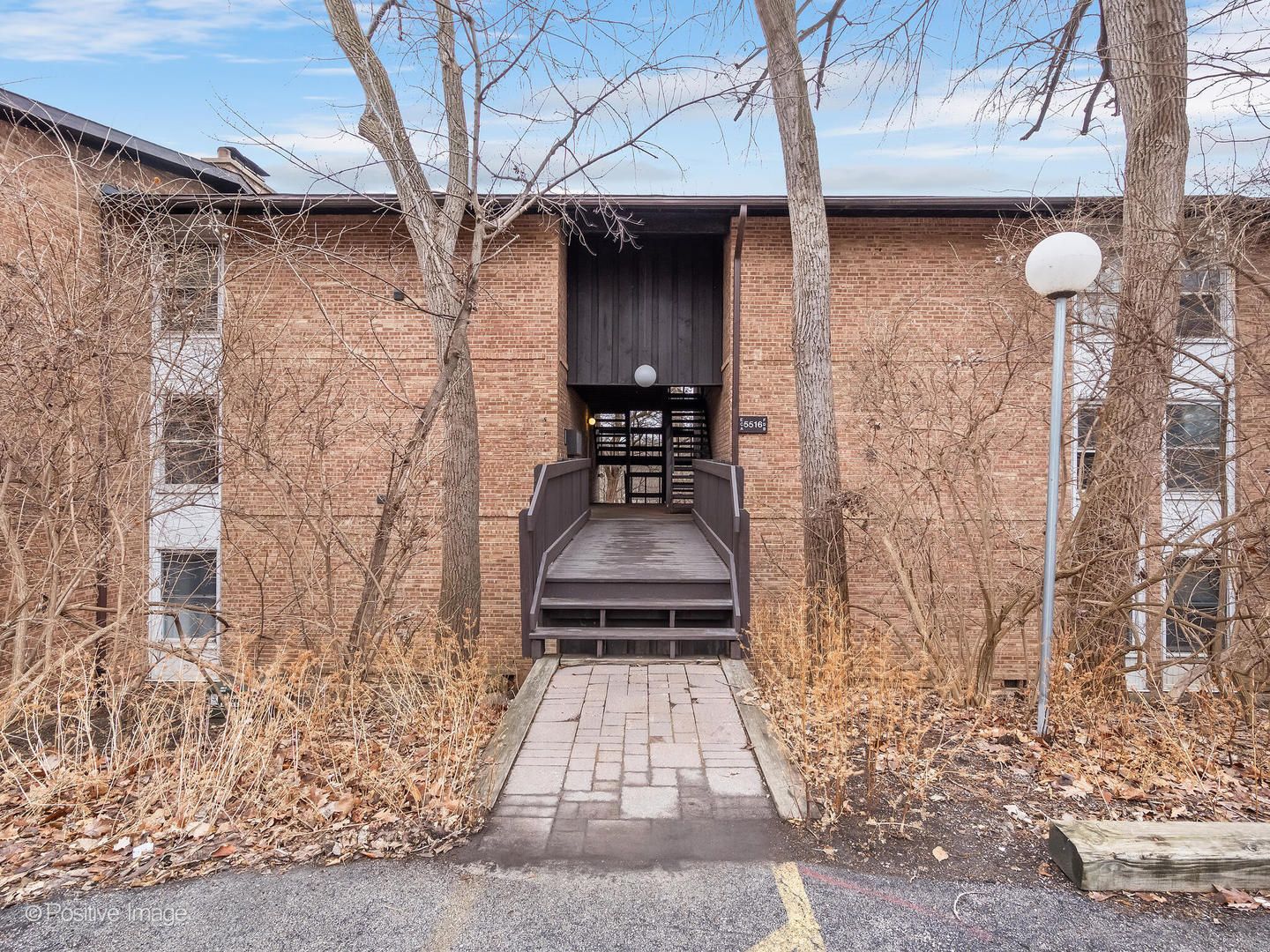 5516 Lake Drive — Lisle, IL 60532