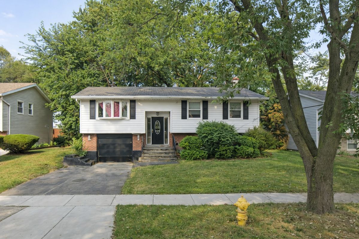 17101 Locust Drive, Hazel Crest, IL 60429