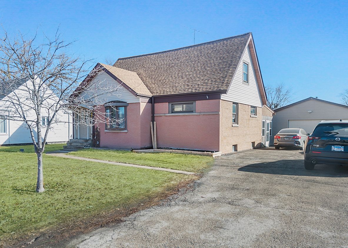 809 Wolf Road, Melrose Park, IL 60164