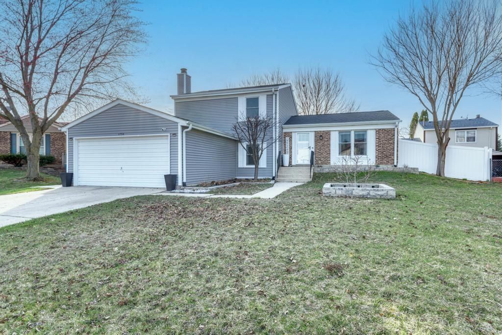 1754 Hemlock Drive — Glendale Heights, IL 60139