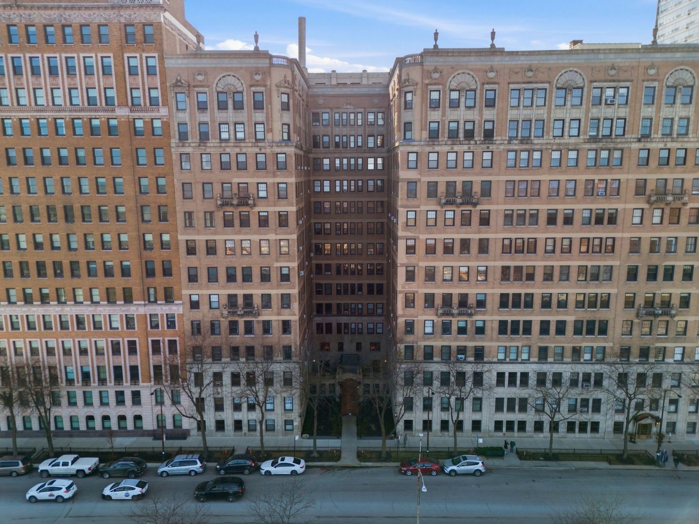 3520 N Lake Shore Drive #9E — Chicago, IL 60657
