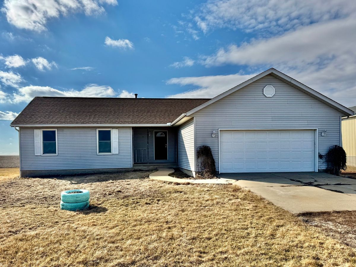 416 Kathleen Street, Stanford, IL 61774