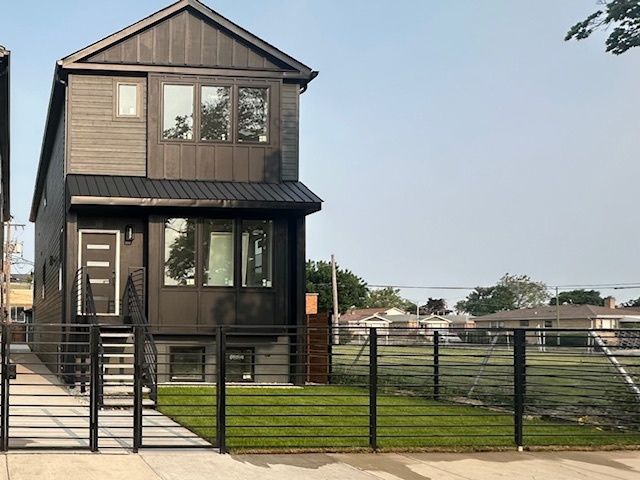 2846 N Sayre Avenue — Chicago, IL 60634