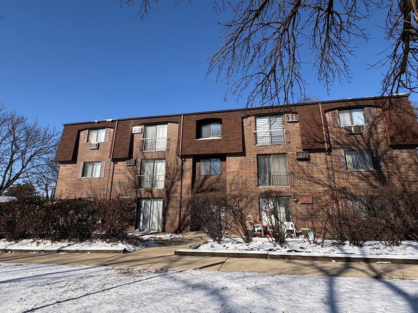 206 W Division Street #L — Villa Park, IL 60181