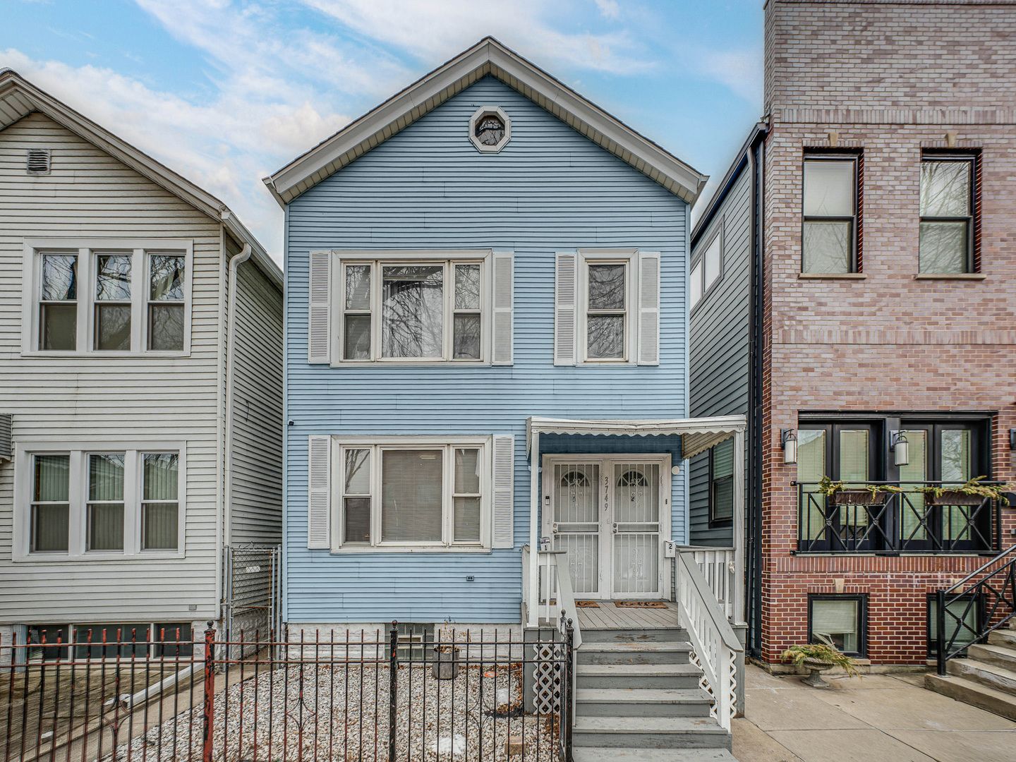 3749 Union Avenue — Chicago, IL 60609