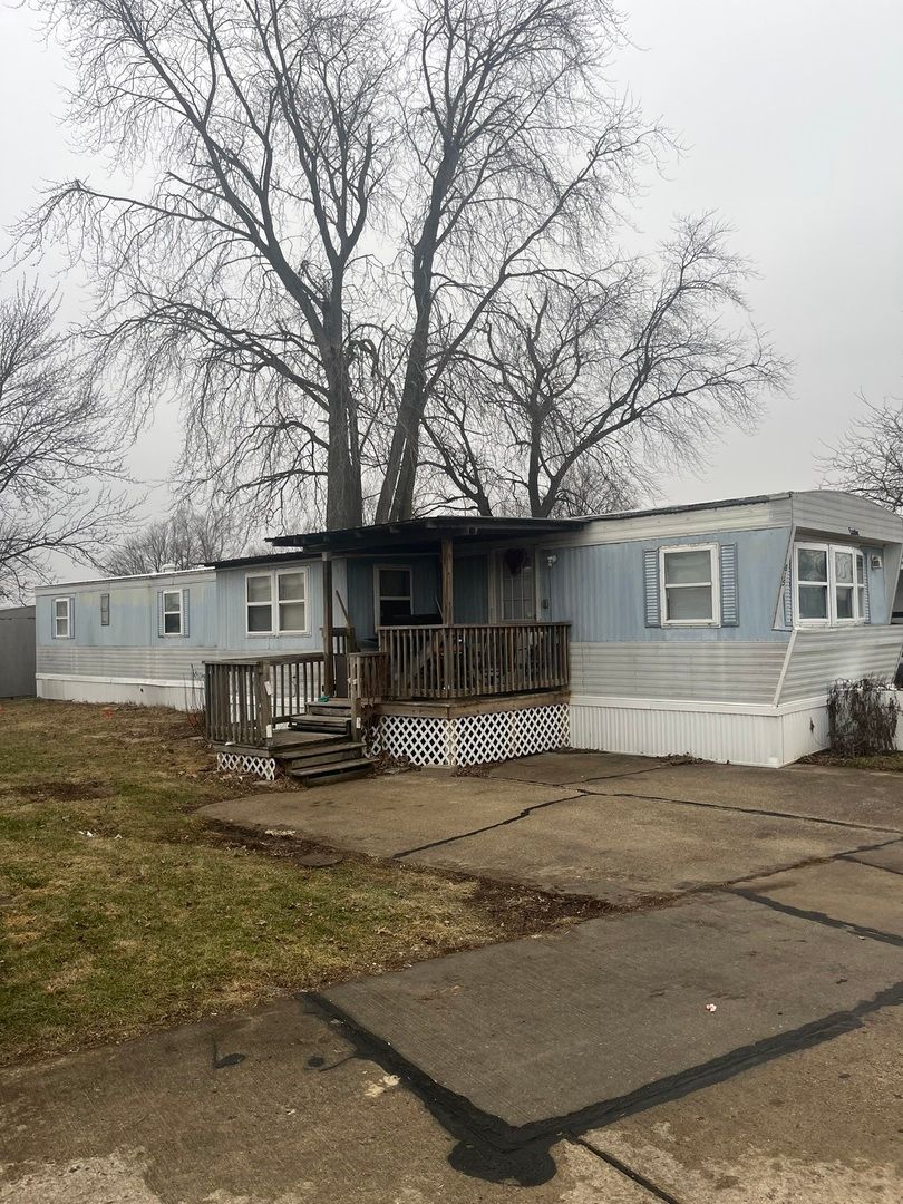 4809 W Windsor Road #B15 — Champaign, IL 61822