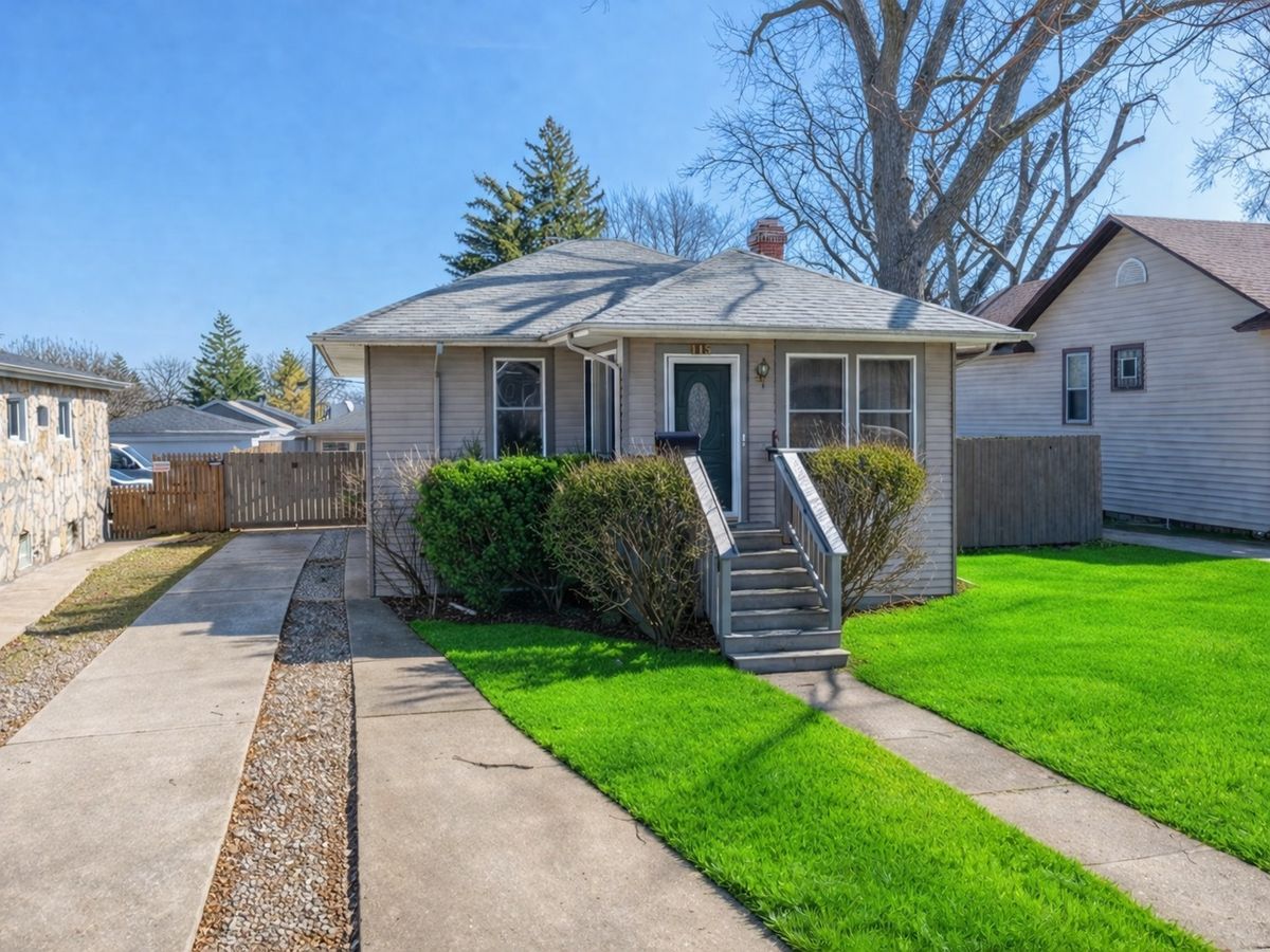 115 Illinois Avenue, Villa Park, IL 60181