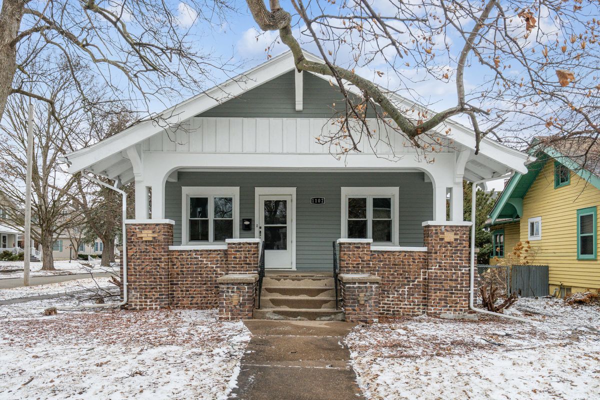 1102 Dover Court, Davenport, IA 52803