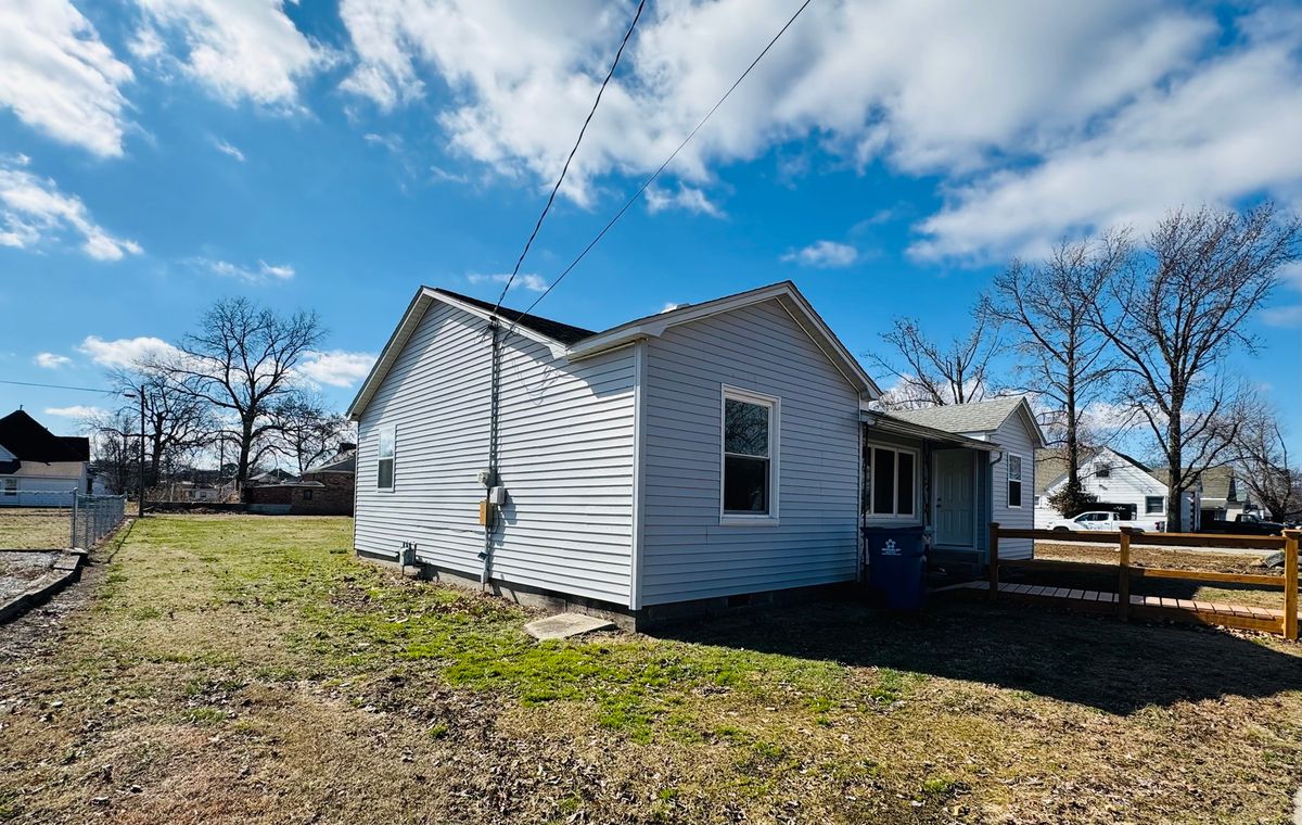 103 E North Street, Sesser, IL 62884