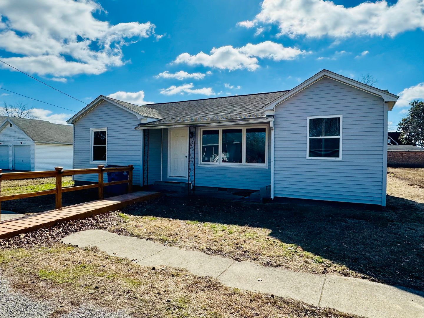 103 E North Street — Sesser, IL 62884