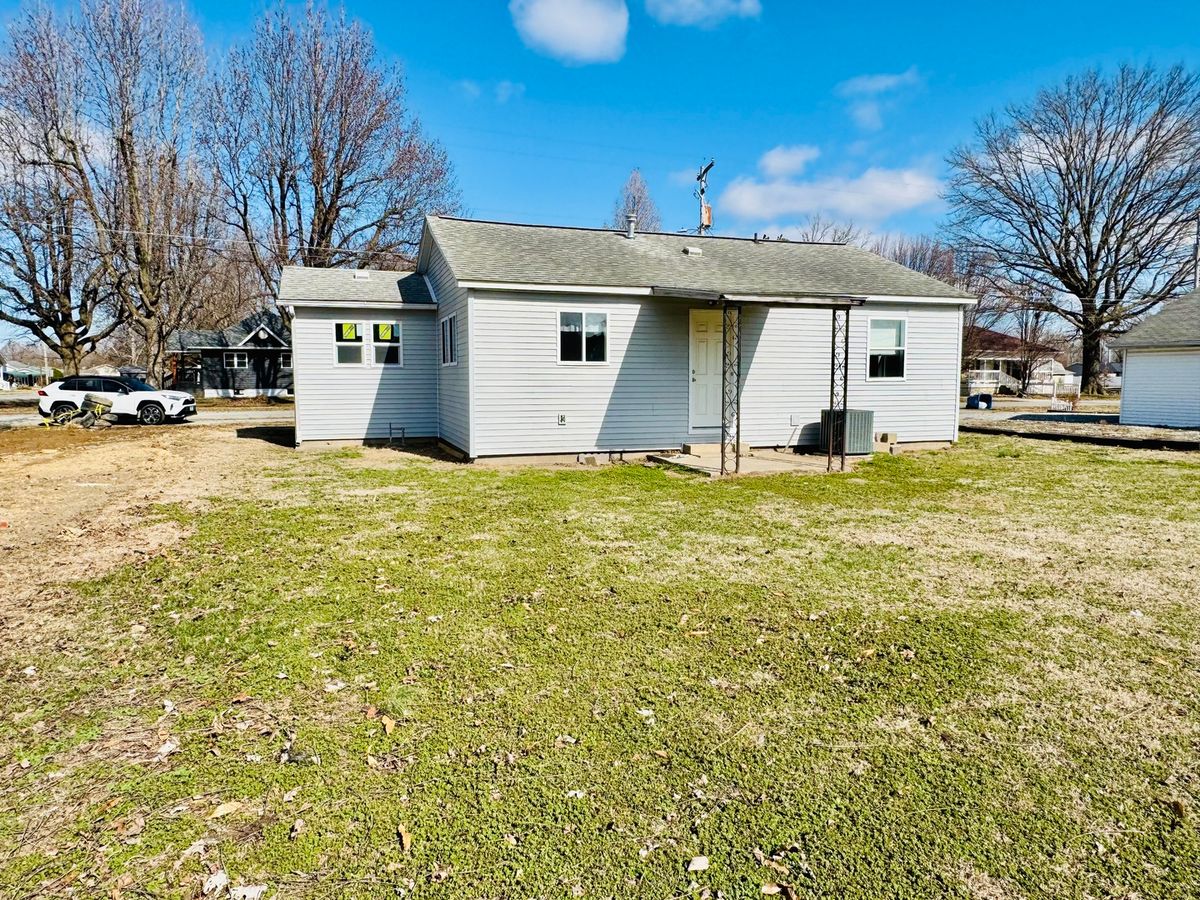 103 E North Street, Sesser, IL 62884