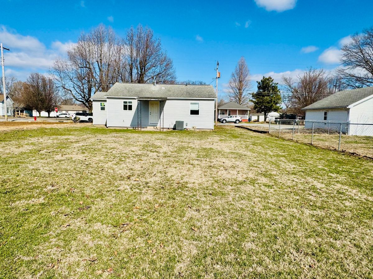 103 E North Street, Sesser, IL 62884