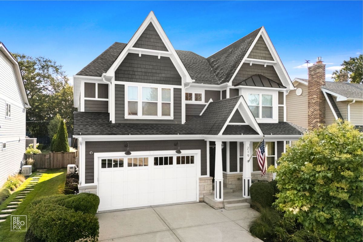 219 Clinton Avenue, Elmhurst, IL 60126