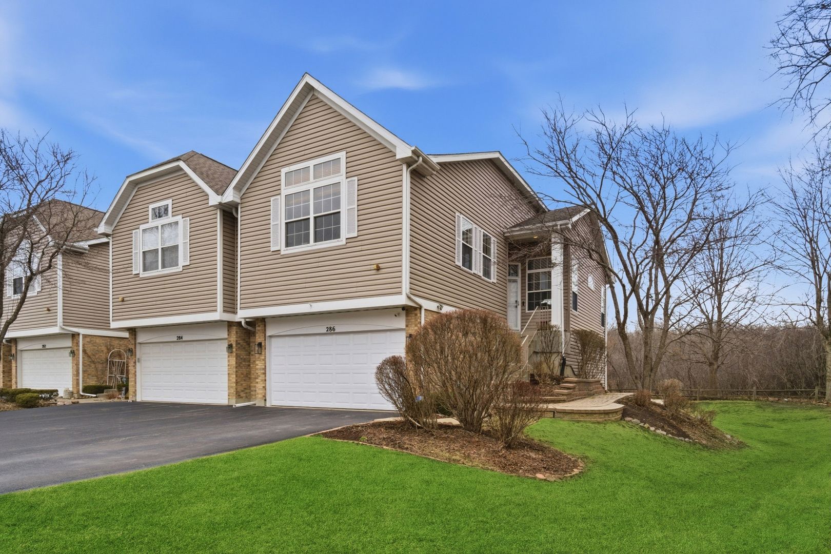 286 Prairie View Lane — Wheeling, IL 60090