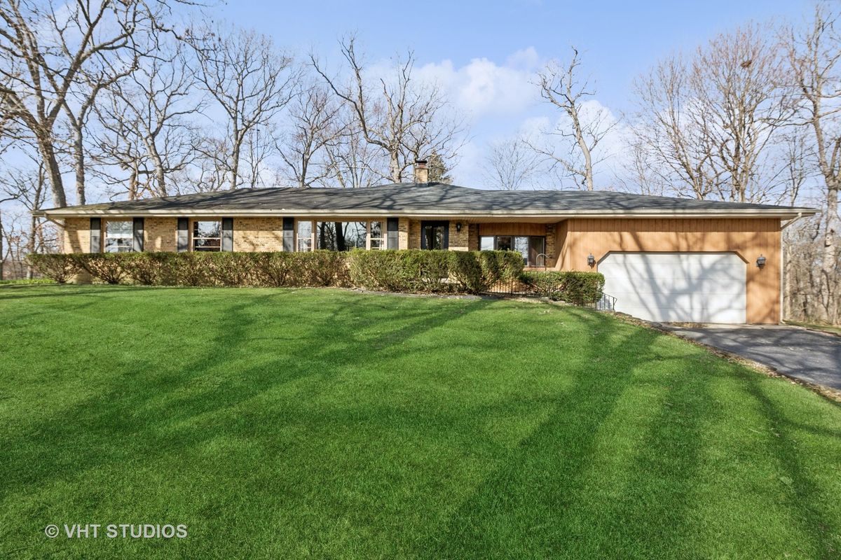 412 Warwick Road, Tower Lakes, IL 60010