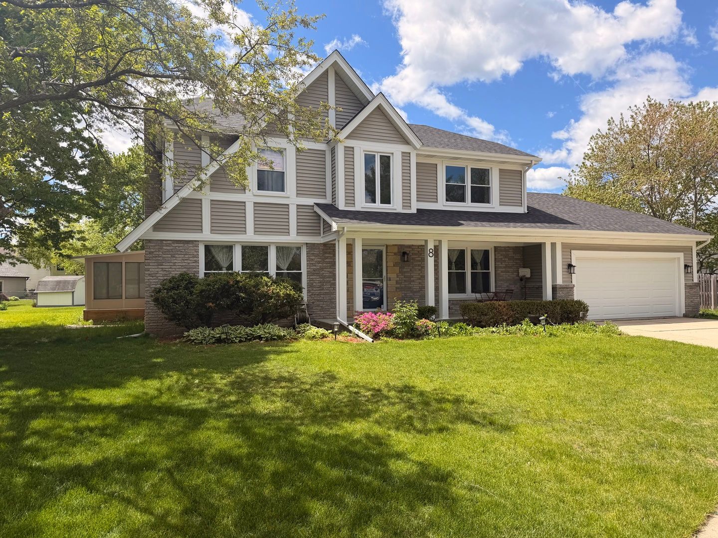 8 Hampton Court — Mundelein, IL 60060