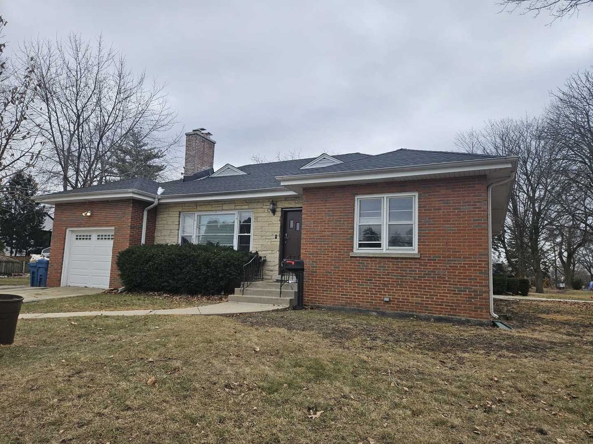 45 Wisconsin Avenue, Addison, IL 60101