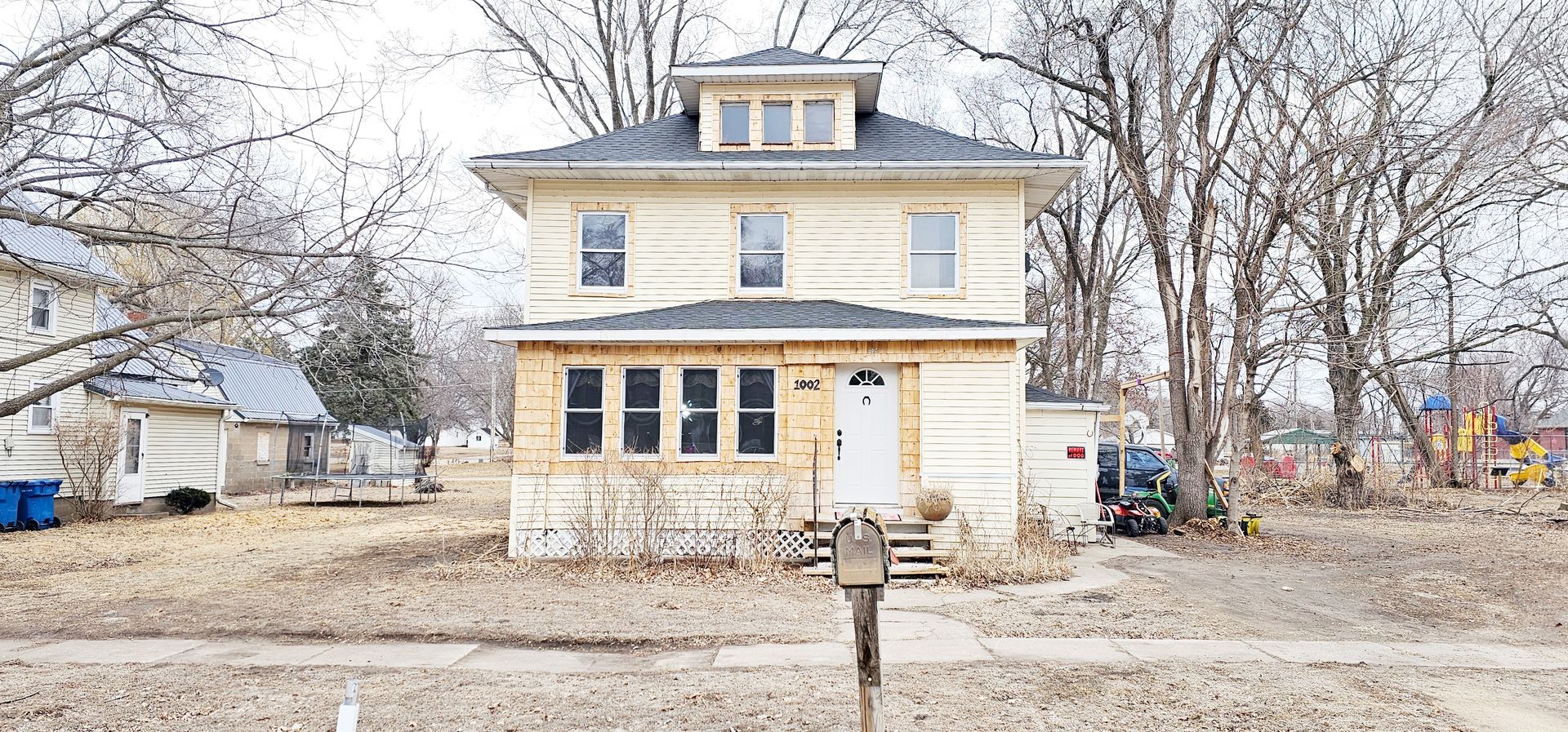 1002 Locust Street — Thomson, IL 61285