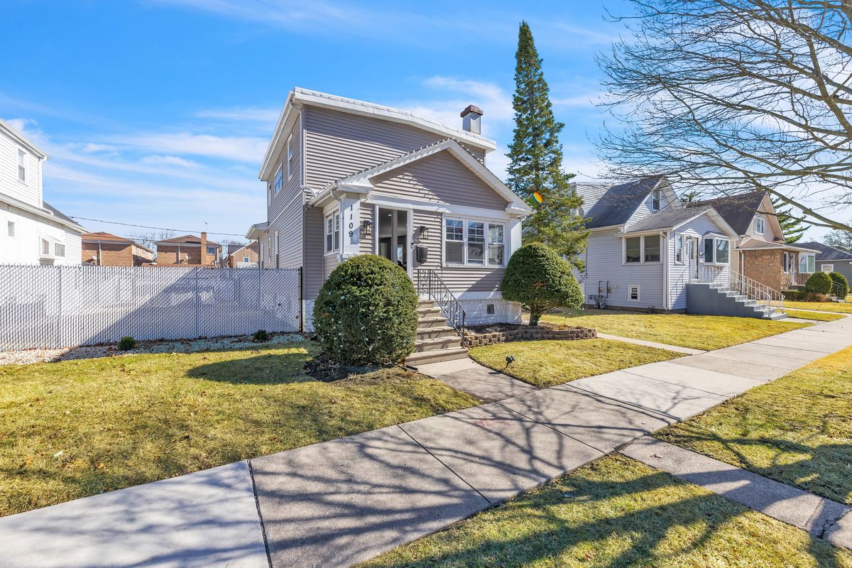 1109 12th Avenue, Melrose Park, IL 60160
