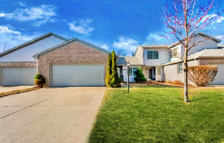 1212 Quail Run Drive, Savoy, IL 61874